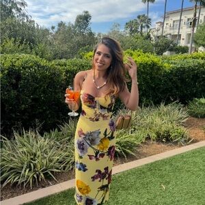 Monique Lhuillier Yellow Sleeveless Sweetheart Midi Dress